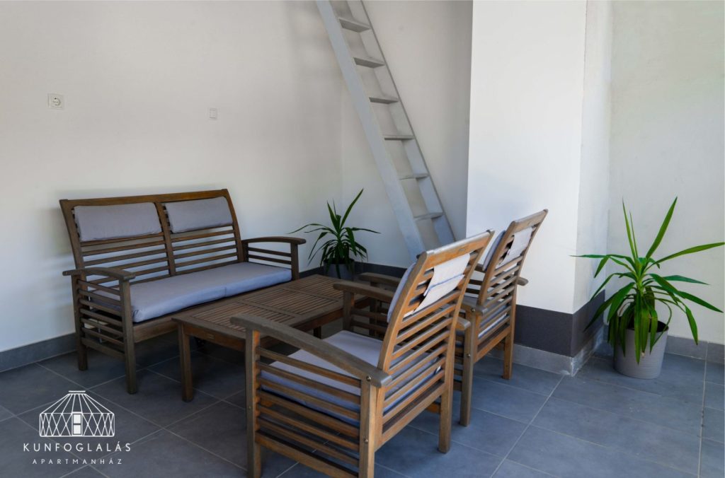 Kunfoglalás Apartmanház