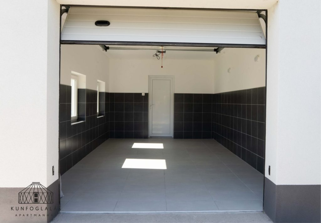 Kunfoglalás Apartmanház