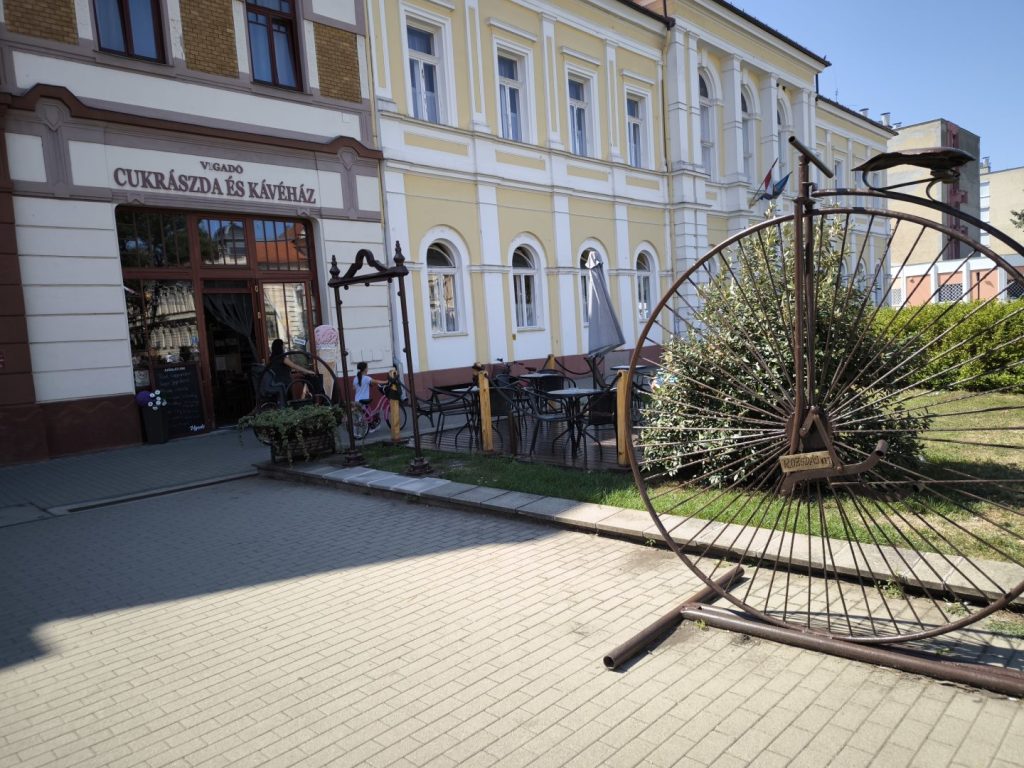 Vigadó Cukrászda és Kávéház