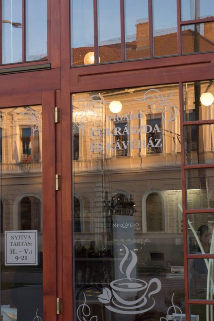 Vigadó Cukrászda és Kávéház