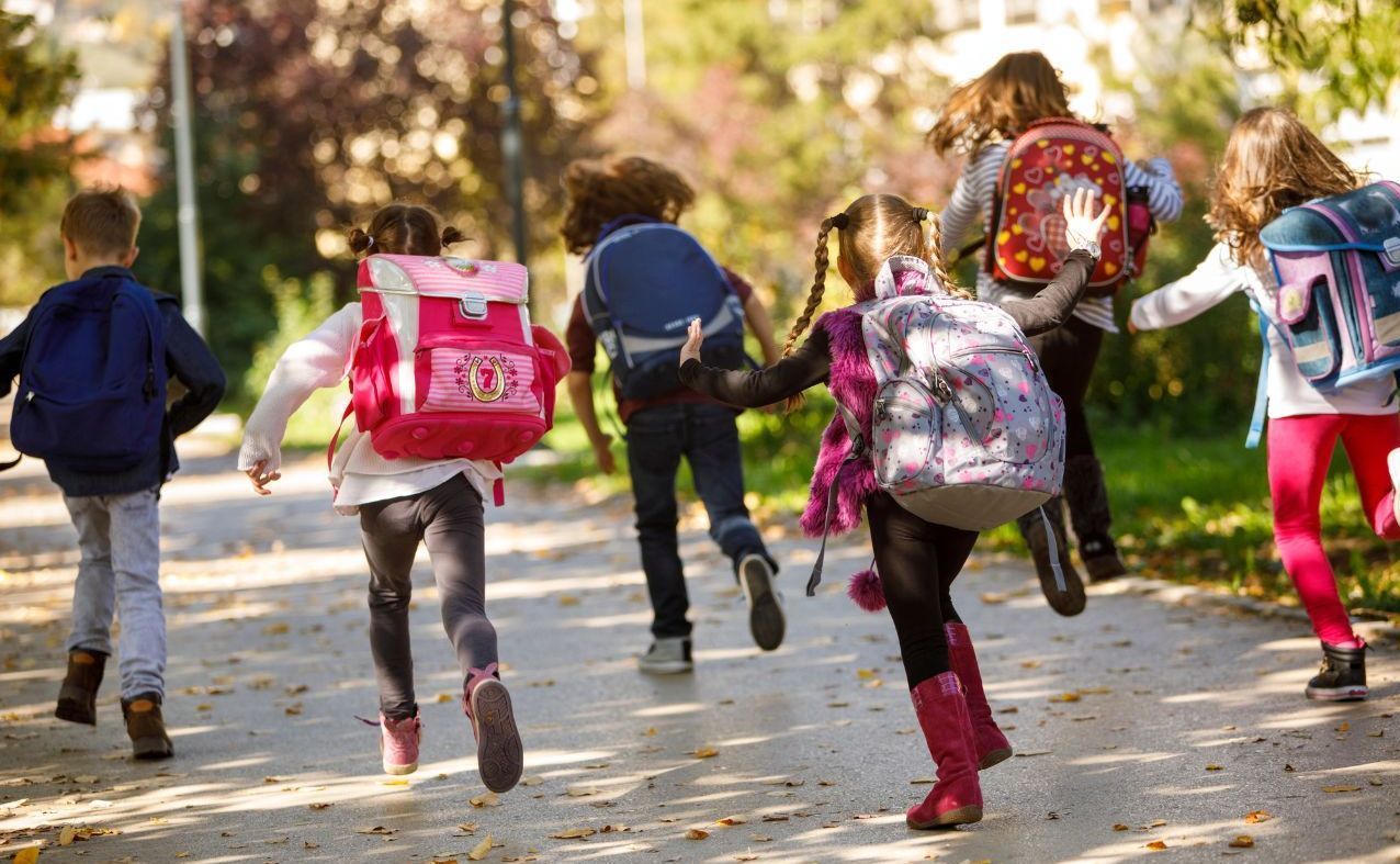 Hajrá, Fiatalok! – Kisúj, a suliváros!