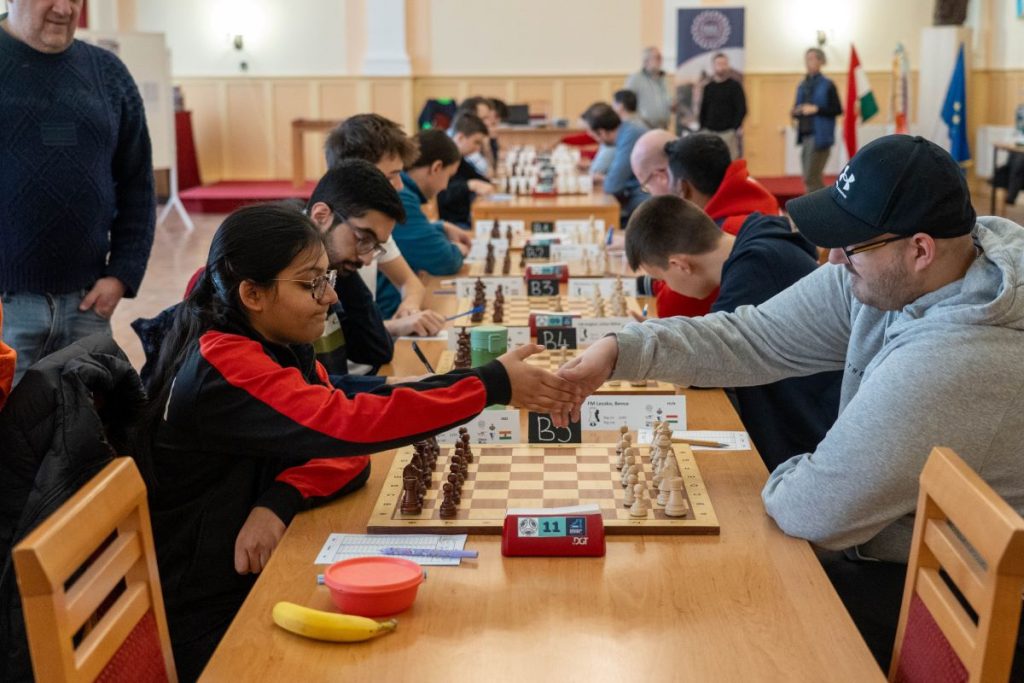 Sakkmesterek a Városházán