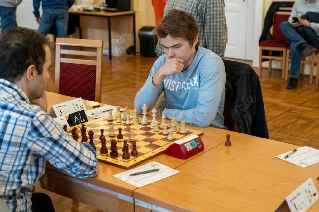 Sakkmesterek a Városházán